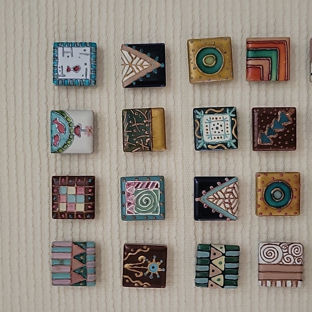 Set of 4 Refrigerator magnet, adorable hand painted tile, vibrant colors, - Picture 2 of 3